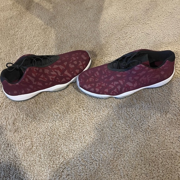 Jordan Future Lows - Picture 2 of 4